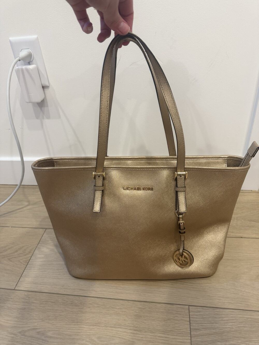 Michael Kors Jet Set Large Multifunction Tote Bag In Pale Gold Saffiano Leather